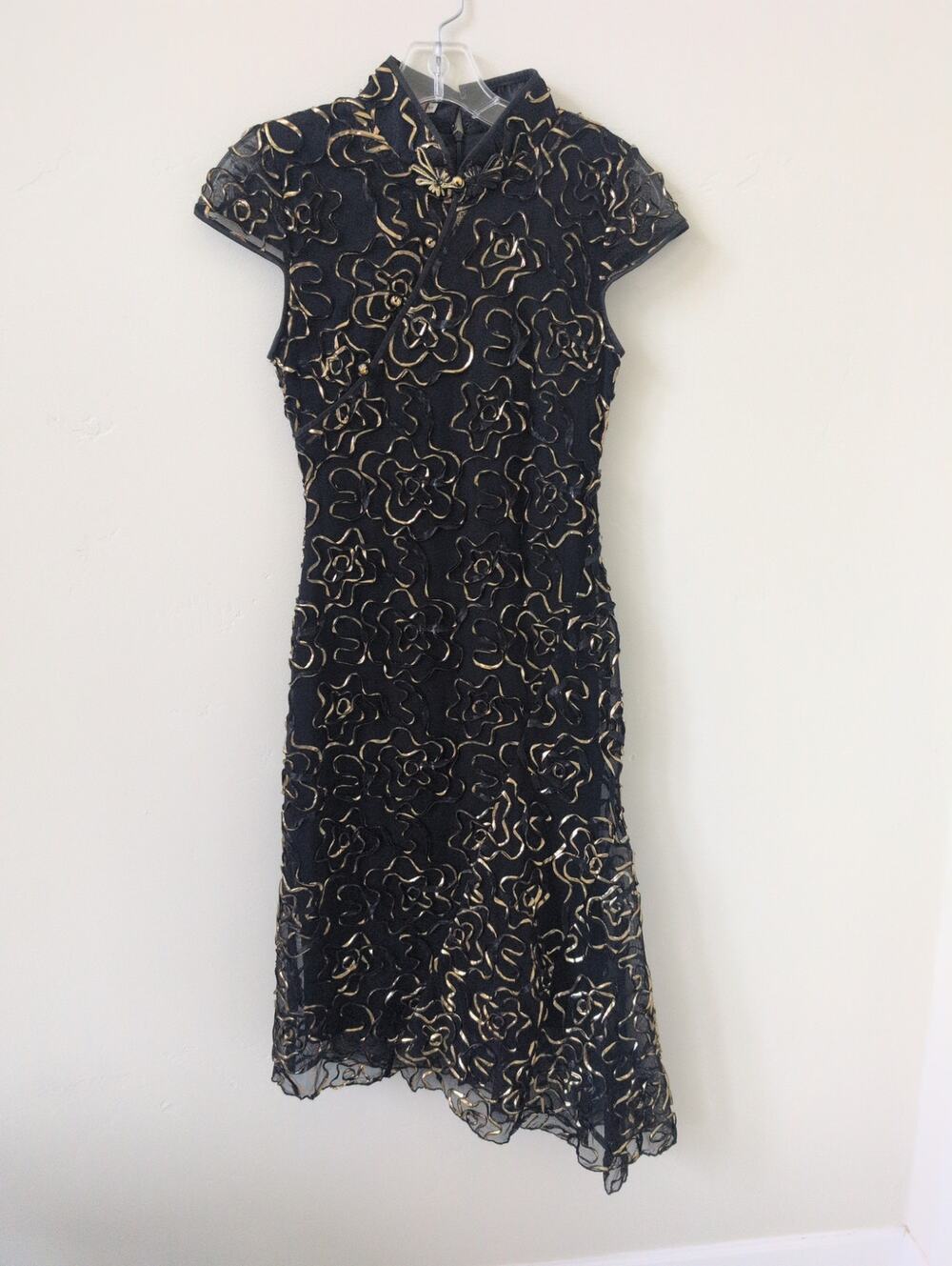 Zuì hóngyán Black Gold Applique Cocktail Dress size Small